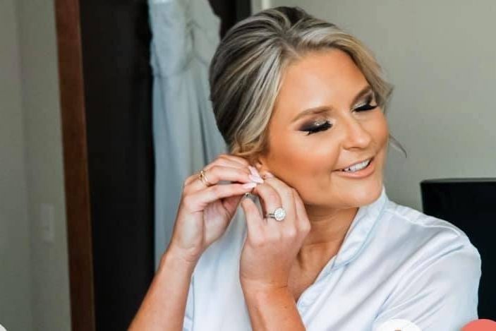 benefits of wearing makeup